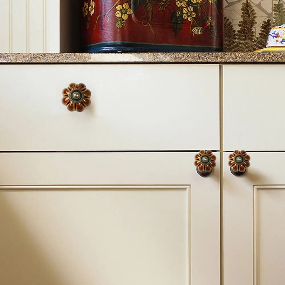 Simple Single Hole Ceramic Pumpkin Handle European Style Vintage Cabinet Knob Round Door Pull Handles Wine Cabinet